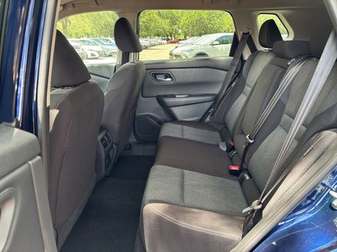Used 2025 Nissan Rogue SV FWD image 40