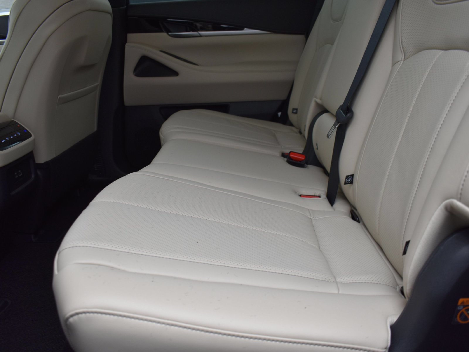 Certified 2025 INFINITI QX60 Pure FWD image 16
