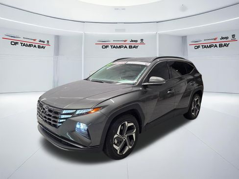Used 2023 Hyundai Tucson Limited w/ Cargo Package AWD/4WD image 2