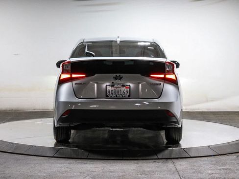 Certified 2022 Toyota Prius LE FWD image 3