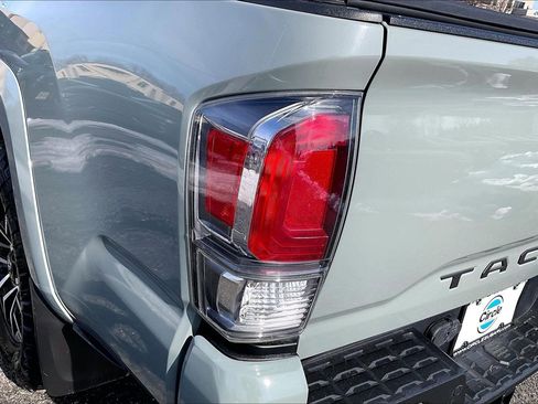 Used 2022 Toyota Tacoma TRD Sport w/ TRD Premium Sport Package image 25