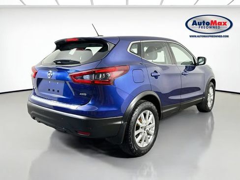 Used 2020 Nissan Rogue Sport S w/ Appearance Package AWD/4WD image 2