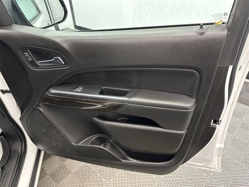 Used 2018 GMC Canyon SLE w/ SLE Convenience Package image 14