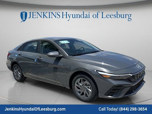 New 2026 Hyundai Elantra Hybrid FWD image 1