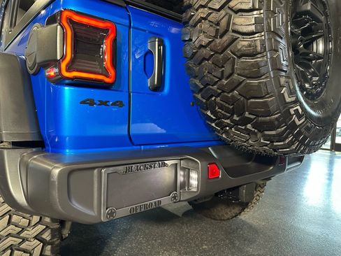 Used 2024 Jeep Wrangler Unlimited Sport image 11