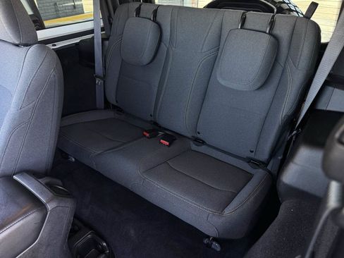 Used 2024 Jeep Wrangler Sport AWD/4WD image 19