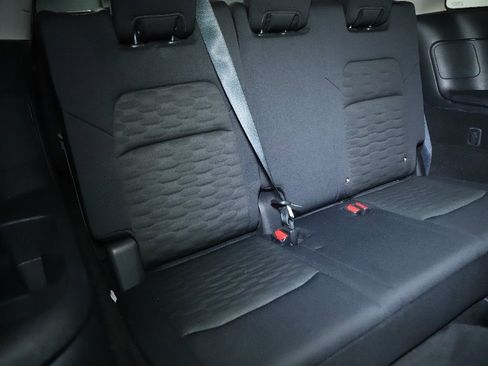 Used 2025 Nissan Pathfinder SV FWD image 33