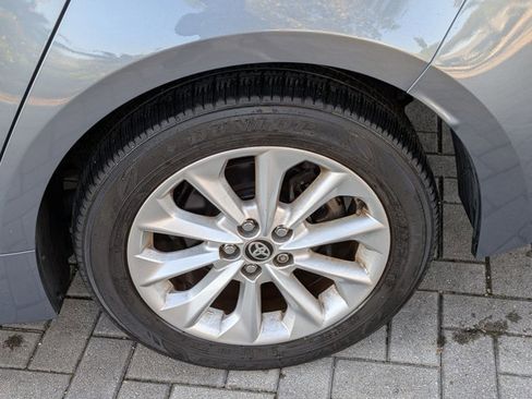 Used 2021 Toyota Corolla LE w/ LE Convenience Package image 19