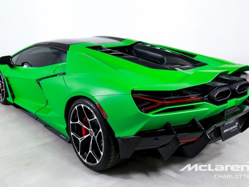 Used 2024 Lamborghini Revuelto image 7
