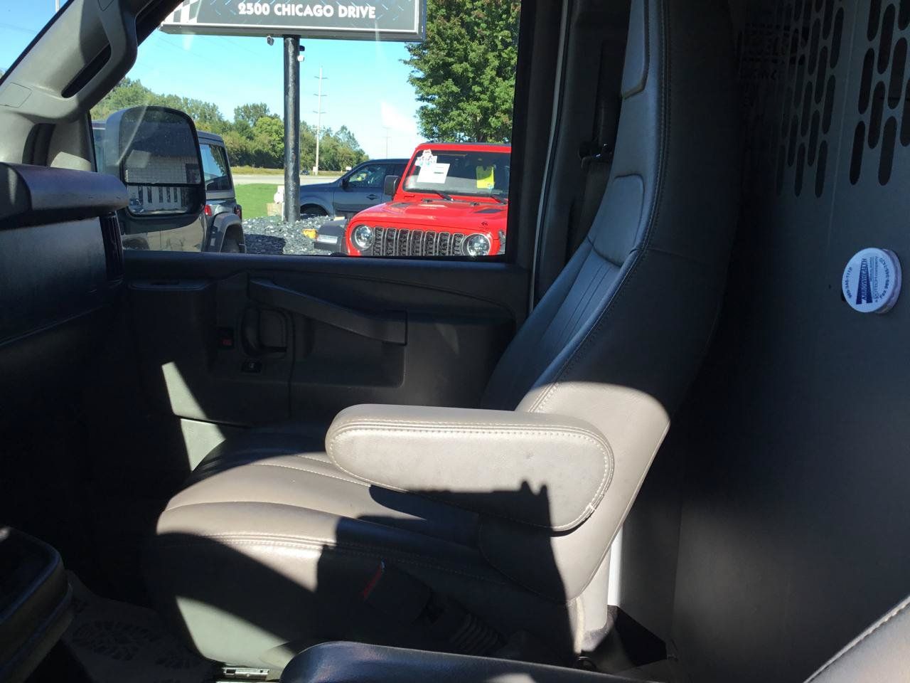 Used 2020 Chevrolet Express 2500 RWD image 16