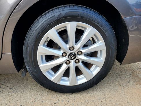 Used 2019 Toyota Camry LE FWD image 62