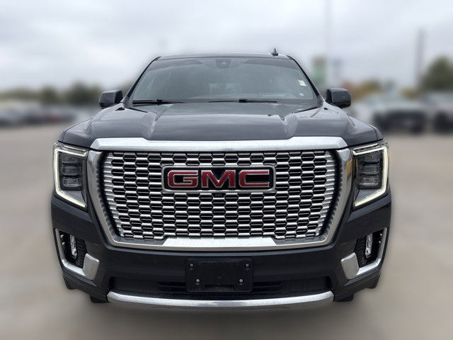Used 2022 GMC Yukon Denali w/ Denali Premium Package AWD/4WD image 3