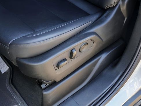 Used 2025 Chevrolet Tahoe Z71 w/ Comfort Package image 8