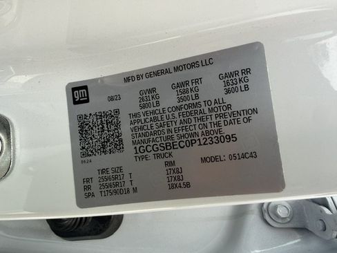 Used 2023 Chevrolet Colorado W/T RWD image 16