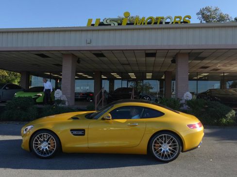 Used 2017 Mercedes-Benz AMG GT Coupe image 4