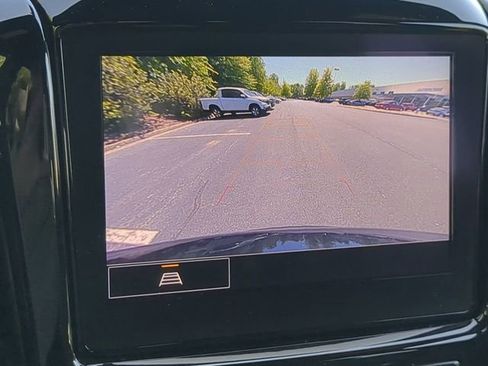 Used 2023 Chevrolet Traverse LT AWD/4WD image 19