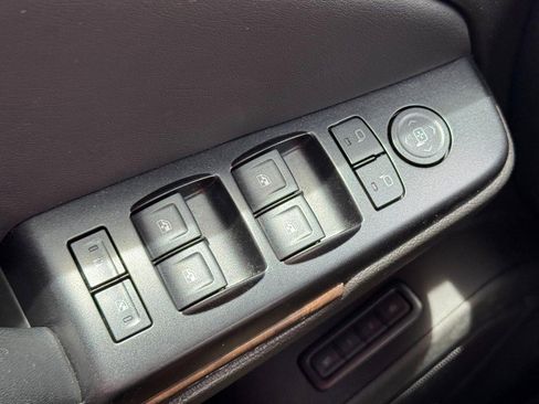Used 2018 Chevrolet Tahoe LT AWD/4WD image 22