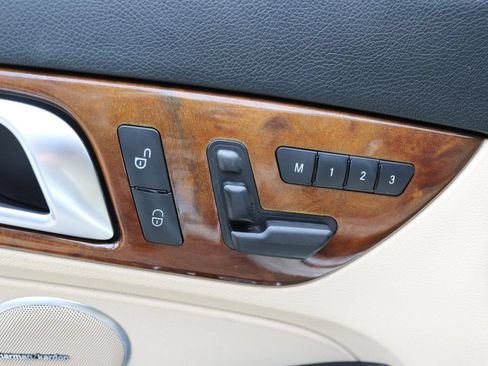 Used 2014 Mercedes-Benz SLK 250 image 13