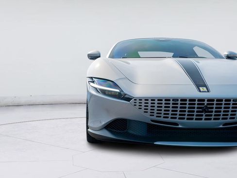 Used 2024 Ferrari Roma RWD image 15