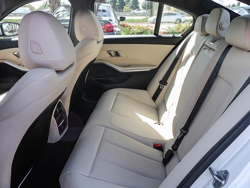 Used 2024 BMW 330e image 18