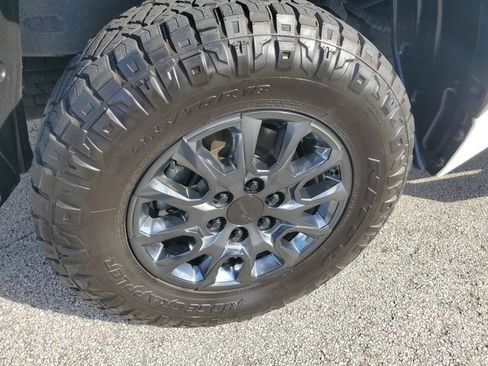Used 2025 Toyota Tundra SR5 w/ SR5 Convenience Package RWD image 9