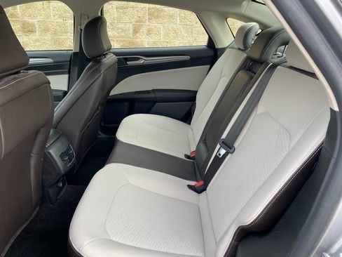 Used 2020 Ford Fusion SE w/ Equipment Group 151A image 11