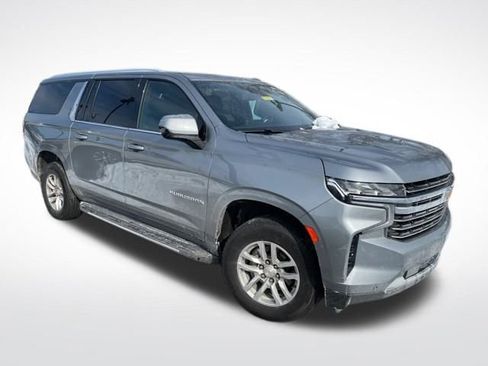 Used 2023 Chevrolet Suburban LT image 2