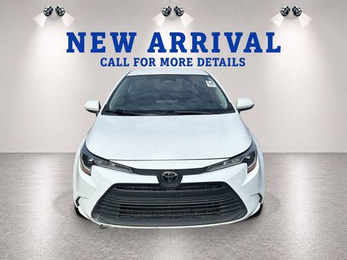 Used 2024 Toyota Corolla LE FWD image 4