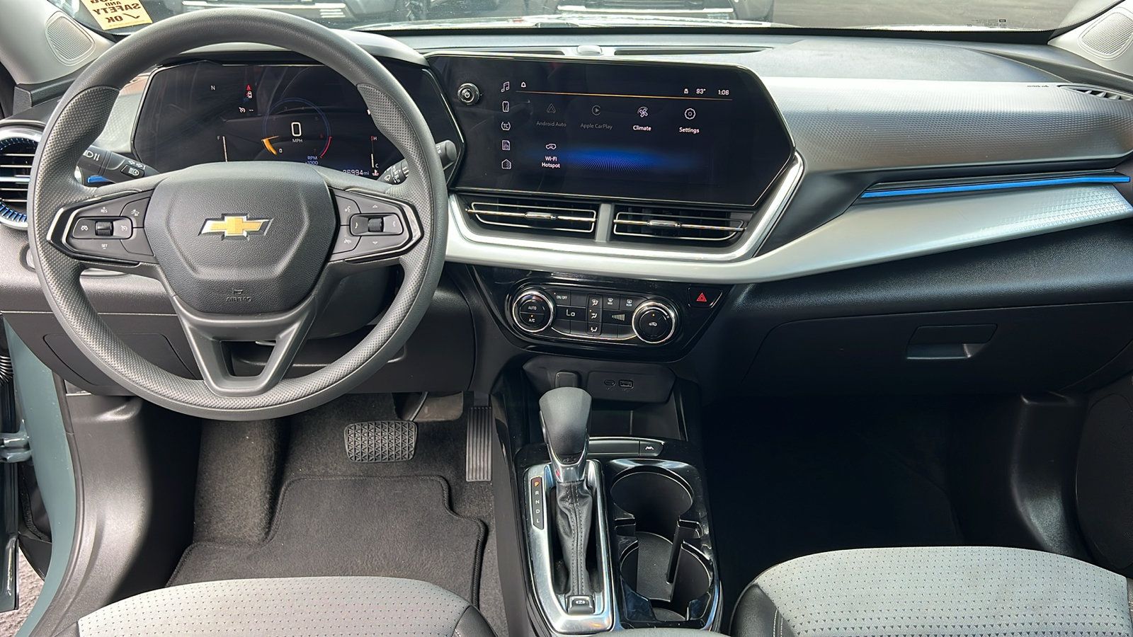 Certified 2025 Chevrolet Trax LT FWD image 15