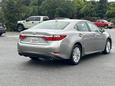 Used 2015 Lexus ES 350 w/ Luxury Package FWD image 5