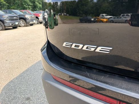 Used 2016 Ford Edge Titanium w/ Equipment Group 301A AWD/4WD image 9