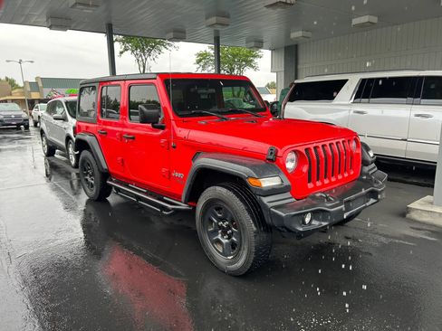Used 2019 Jeep Wrangler Unlimited Sport AWD/4WD image 2
