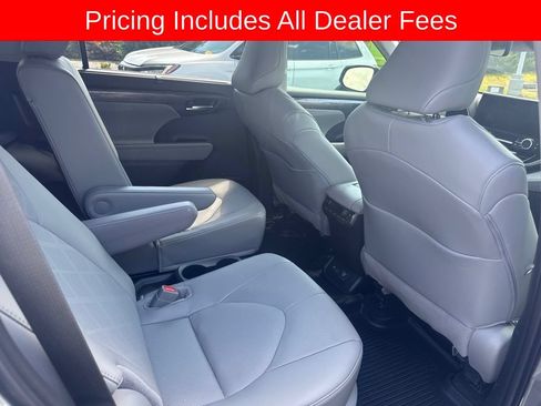 Used 2026 Toyota Highlander Platinum AWD/4WD image 14