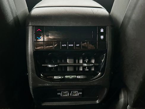 Used 2025 Jeep Grand Cherokee L Laredo image 26