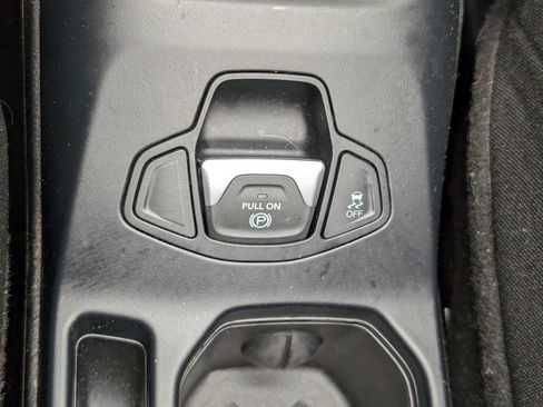 Used 2019 Jeep Renegade Latitude w/ Cold Weather Group AWD/4WD image 29