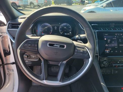 Used 2024 Jeep Grand Cherokee Altitude image 29