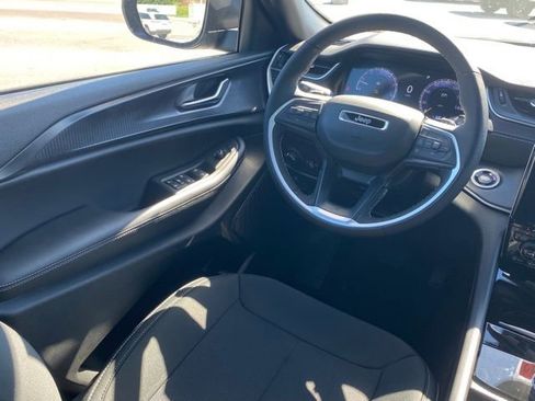 New 2025 Jeep Grand Cherokee L Laredo w/ Luxury Tech Group I image 34