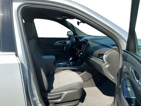Used 2022 Chevrolet Traverse LT image 22
