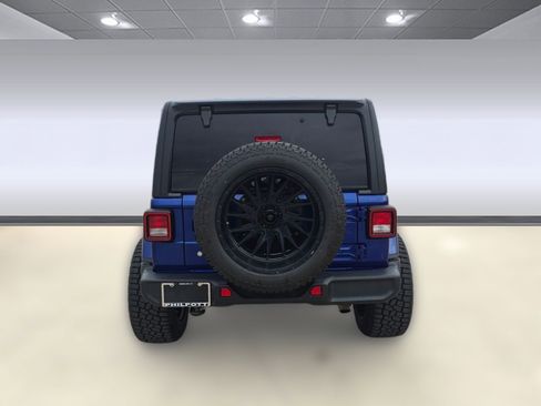 Used 2019 Jeep Wrangler Unlimited Sahara image 10