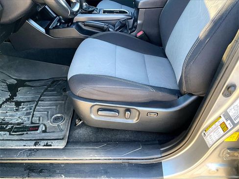 Used 2020 Toyota Tacoma TRD Sport image 32