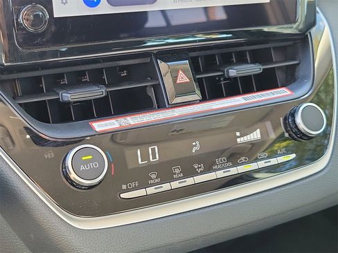 Used 2025 Toyota Corolla LE image 26