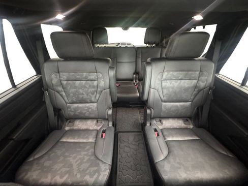 Used 2025 Toyota Sequoia TRD Pro AWD/4WD image 18