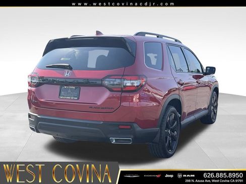 Used 2025 Honda Pilot Black Edition image 10