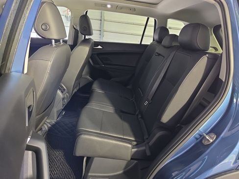 Used 2020 Volkswagen Tiguan SE w/ Panoramic Sunroof Package FWD image 14