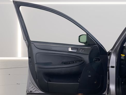 Used 2012 Hyundai Genesis 5.0 R-Spec image 1