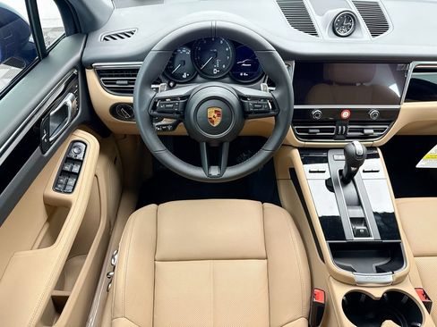 Used 2026 Porsche Macan AWD/4WD image 13
