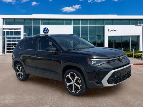 Used 2025 Volkswagen Taos SEL AWD/4WD image 3