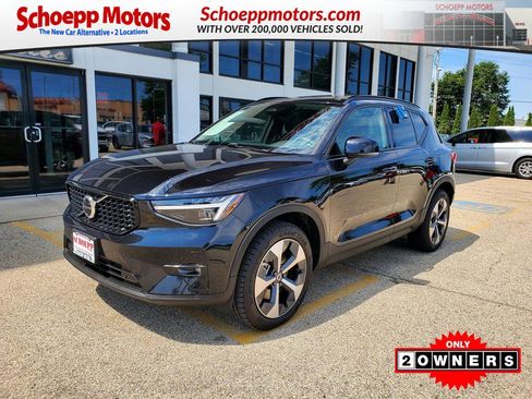 Used 2024 Volvo XC40 B5 Plus AWD/4WD image 1