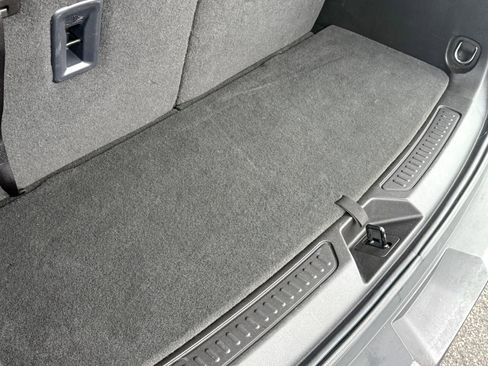 Used 2023 GMC Acadia SLE w/ Driver Convenience Package image 13