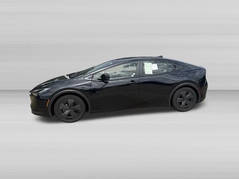 Used 2026 Toyota Prius LE FWD image 11